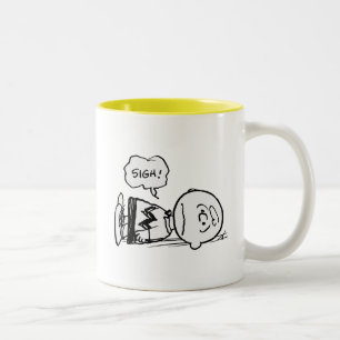 Jordnötter Charlie Brown är nere Två-Tonad Mugg