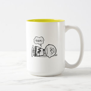 Jordnötter Charlie Brown är nere Två-Tonad Mugg