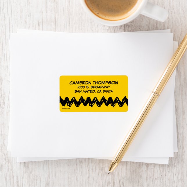 Jordnötter | Charlie Browns Zig-Zag Shirt Adressetikett (Insitu)