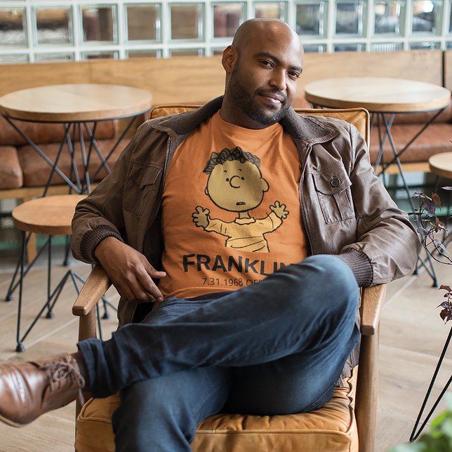 Jordnötter | Franklin See T Shirt (Person wearing t-shirt)