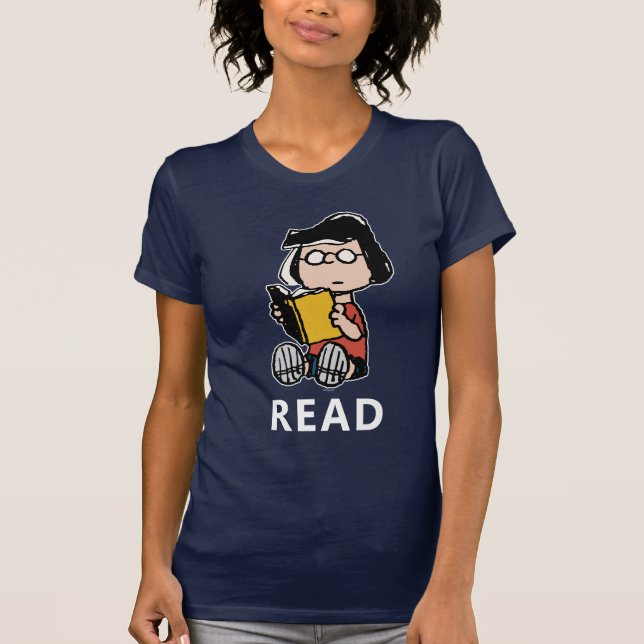 Jordnötter | Marcie Reading T Shirt (Framsida)