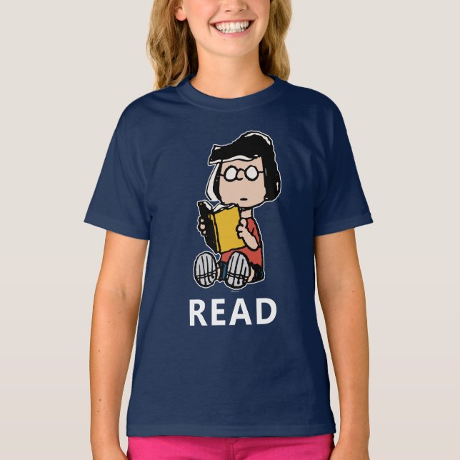 Jordnötter | Marcie Reading T Shirt (Framsida)