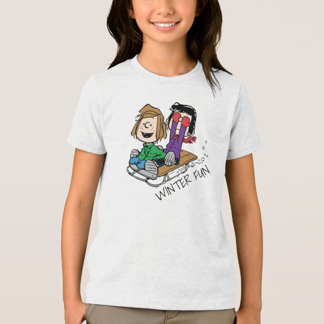 Jordnötter | Peppermynt Patty & Marcie Sled Riding T Shirt (Framsida)
