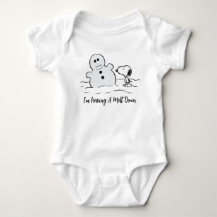 Jordnötter Snoopy Bygger A Snögubbe T Shirt