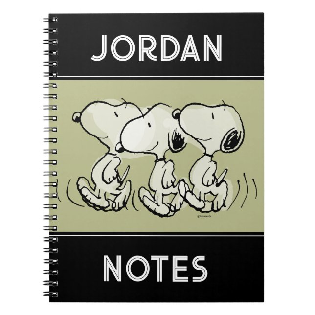 Jordnötter | Snoopy går stolt Anteckningsbok (Framsidan)