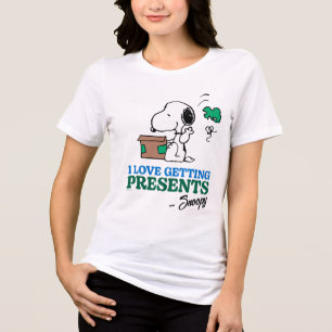 Jordnötter   Snoopy I Kärlek Komma Presenter T Shirt