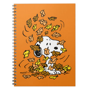 Jordnötter   Snoopy Pile of Löv Anteckningsbok
