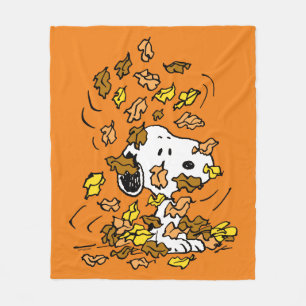Jordnötter   Snoopy Pile of Löv Fleecefilt