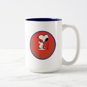 Jordnötter Snoopy Raw Strength & Courage Badge Två-Tonad Mugg
