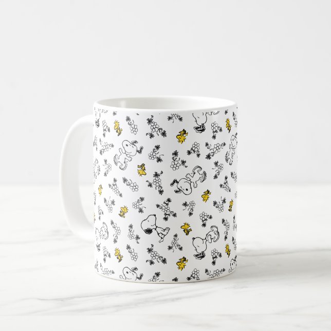 Jordnötter | Snoopy & Woodstock B&W Flower Mönster Kaffemugg (Framsida vänster)