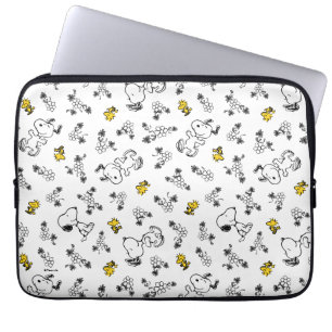 Jordnötter   Snoopy & Woodstock B&W Flower Mönster Laptop Fodral