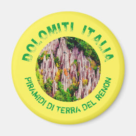 Jordpyramider av Sydtyrolen, Italien. Magnet