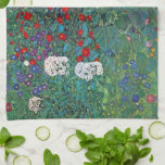 Jordträdgård w Solros by Klimt, Vintage Flowers Kökshandduk<br><div class="desc">Gustav Klimt är en vintage av blommigten Viktorian Era Symbolism bra art. En naturscen med olika blommor och solblommor i en trädgård på en gård. Om konstnären: Gustav Klimt (1862-1918) var en österrikisk symbolmålare och en av de mest framstående medlemmarna i rörelsen Wien Art nouveau.</div>