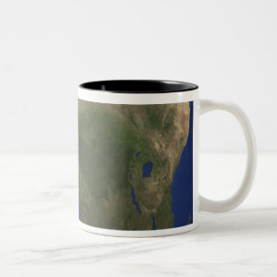 Jordvisninglandcover över afrika Två-Tonad mugg