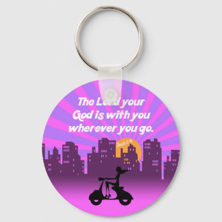 Joshua 1:9 Girl on Scooter w/Skyline - Bible Verse Nyckelring