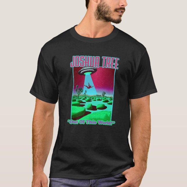 Joshua Träd ut ur denna värld Lustigt Alien Abduct T Shirt (Framsida)