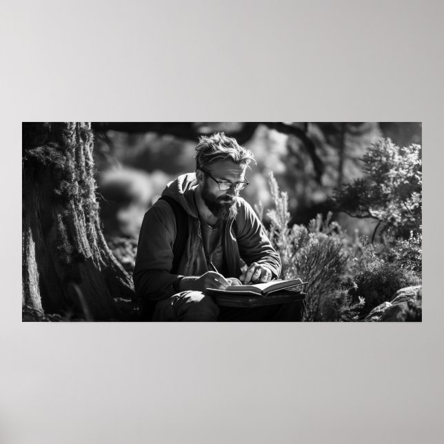 Journalföra ensam i skogen B&W-foto Poster (Framsidan)
