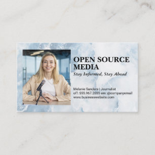 Journalister leende i kameran visitkort