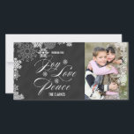 JOY KÄRLEK PEACE HELGDAG PHOTO-KORT | CHALKBOARD JULKORT<br><div class="desc">JOY KÄRLEK PEACE HELGDAG PHOTO-KORT | CHALKBOARD by ELKE CLARKE© "WISHING you JOY,  KÄRLEK AND FRED".  Snygg snöflingor mönster och foto. Kontakta butiksägaren för annat färg.</div>