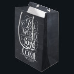 Joy till World Chalkboard Christian Calligraphy<br><div class="desc">Varje gång jag sjungor i jul sång är "Joy to the World"-delen alltid så mycket roligt. Den kommer ut i fullt styrka och med... JOY. Det var inspirationen till denna fantastiska biet av kalligrafisk grafik genom att professionell skrev konstnären Ivan Angelic. Så modern på den riktiga kretsmönsterbakgrunden, så modernt och...</div>