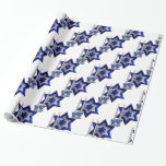 judisk-andlesticks-and-Star-1-White Presentpapper<br><div class="desc">Juish-Candlesticks-and-Star-1 från min nya judiska samling som kommer in i butiker nu... Candlesticks-and-Star-1. En stor tredelad (digital) kondenserad David Star med två dekorativa ljusskåp och hållare. Ljusen visas tända. Stjärnan och hållarna är blå och silver. Den här designen finns i mönster och färg. Leta efter den här designen och samordna...</div>