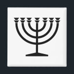 Judiska Menorah (judensimens symbol) Magnet<br><div class="desc">Denna design illustrerar en menorah som används av judar för att fira den åttadagarsvisa helgdag Hanukkah. Menorah är en niogrenade candelabrum som tänds under Hanukkah. Åtta av de nio grenar håller ljus (ljus eller oljelampor) som symboliserar de åtta nätterna i helgdag. Varje natt tänds ytterligare ett ljus än föregående natt...</div>