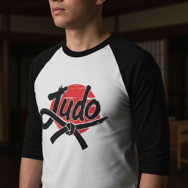 Judo Brush Script and Black Belt – Rising Sun T Shirt (Skapare uppladdad)