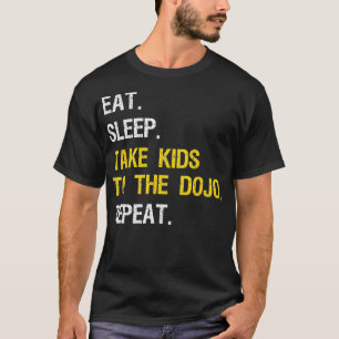 Judo Pappa tar barn till Dojo Funny Karate Mamma T Shirt