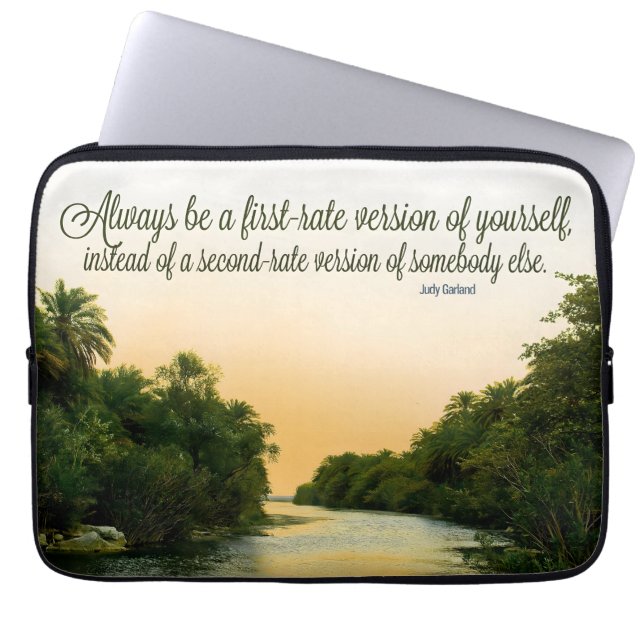 Judy Garland Inspirational Quote "First rate" Laptop Fodral (Framsidan)
