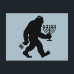 Juish Bigfoot Hanukkah Chanukah Humor Superskoj Vykort<br><div class="desc">Jewish Bigfoot Hanukkah Chanukah Humor Superskoj Menorah Dreidel</div>