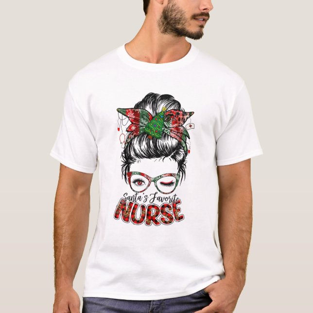 Jul 2025 Messy Bun Santa s T Shirt (Framsida)