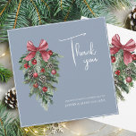 Jul Dusty Blue Winter Festive Bröllop Tack Kort<br><div class="desc">Tack för julen Dusty Blue Winter Festive Bröllop - Elegant Foliage in Rustic Evergreen Hues. Bär säsongens fantasi med vårt moderna dammiga blåa julkort bröllop, ett tack som du lägger till i riken och färgen av rött och grönt. Den här eleganten är ett tack för att du har fått ett...</div>