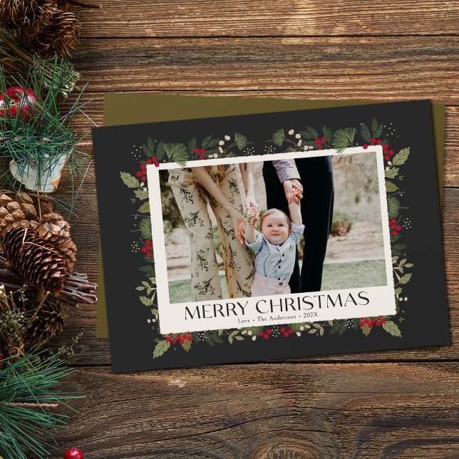 Jul Elegant Vinter Järnek Botanisk foto  Julkort (Holly Botanical Merry Christmas invitation. moody foliage photo card)