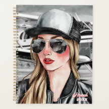 Jul för kvinnliga piloter och solglasögon i Cessna