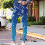 Jul Helgdag Blue Glitter Snö Snöflingor Leggings<br><div class="desc">Den här designen kan vara personlig om du väljer Redigera design. Du kan också överföra till andra objekt. Kontakta mig på colorflowcreations@gmail.com eller använda alternativet chatta överst på sidan om du vill ha den här designen på en annan produkt eller behöver hjälp med den här designen. Glitter-utseendet simuleras. Se mer...</div>