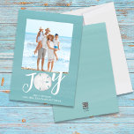 Jul Helgdag Joy Photo Simple Trendig Beach Julkort<br><div class="desc">Den här designen har julens moderna helgdag: ett enkelt,  modernt,  nautiska,  tropiskt semesterfoto från stranden,  en bild 1-turkos och ett dollarkusttropiskt hav,  havslivsköldpaddsteal,  trendigets snyggt,  unik typografiktext,  typsnitt för nykterigrafi,  modernt helgdag-öminimalistiskt,  julfotkort för helgdag,  enkelt noelcitat hälsning.</div>