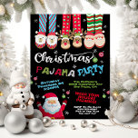 Jul Helgdag Pajama-partiets inbjudan<br><div class="desc">Fira jul med den söta Pajama Party. Lycklig Jultomten,  julpj,  polar,  renar och Santa tofflor,  snöflingor,  prydnadsföremål och roligt färgat typsnitt. Underbar för en Julfest eller födelsedagsfest för barn.</div>