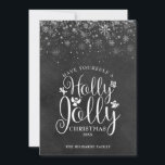 Jul Holly Jolly Elegant Script Chalkboard Julkort<br><div class="desc">Med en elegant Holly Jolly-skriptdesign kan du anpassa ditt meddelande,  namn och år på en kritersbakgrund. Designad av Thisisnotme©</div>