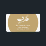 Jul Holly på Guld Adressetikett<br><div class="desc">Den här adressetiketten för helgdag har en guld-bakgrund som är accentuerad med en vit bild av julklappar i löv. Med anpassningsbar kan du lägga till namn och returadress.</div>