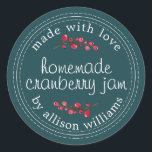 Jul Homemade Cranberry Sylt Canning Teal Runt Klistermärke<br><div class="desc">Rustik och modern hemgjord jultomte i sylt som konserverar tranbär i sylt burk-dekalen med texten som är gjord med kärlek, homemade cranberry sylt och ditt namn i modernt skript på en djup tealbakgrund med en snyggt kranbär. Lägg bara till ditt namn och produkten namn på etiketten. Enbart designad för dig...</div>