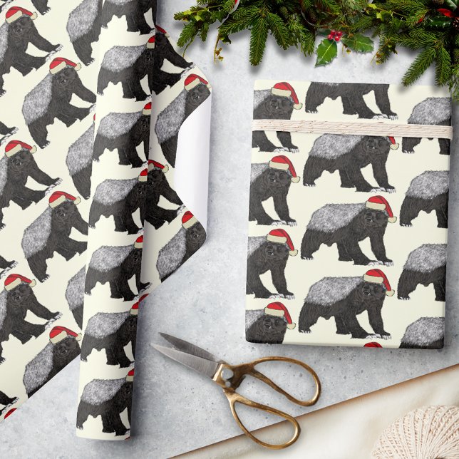 Jul Honey badger Badass Santa Presentpapper (Christmas honey badger wearing a santa hat pattern badass wild animal holiday wrapping paper)