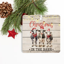 Jul i Barn Cows Wearing Santa Hats