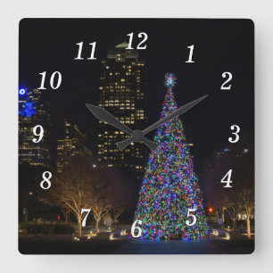 Jul i Dallas Wall Clock i centrala staden Fyrkantig Klocka