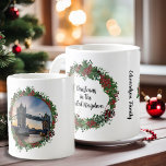 Jul i Förenade kungariket, land, fotomonogram Kaffemugg<br><div class="desc">Jul i Storbritannien eller i andra land-fotomonogram Kaffe Mugg. Lägg till ditt eget land eller läge,  lägg till ditt eget foto och namn för att anpassa dig. Unik mugg för jul.</div>
