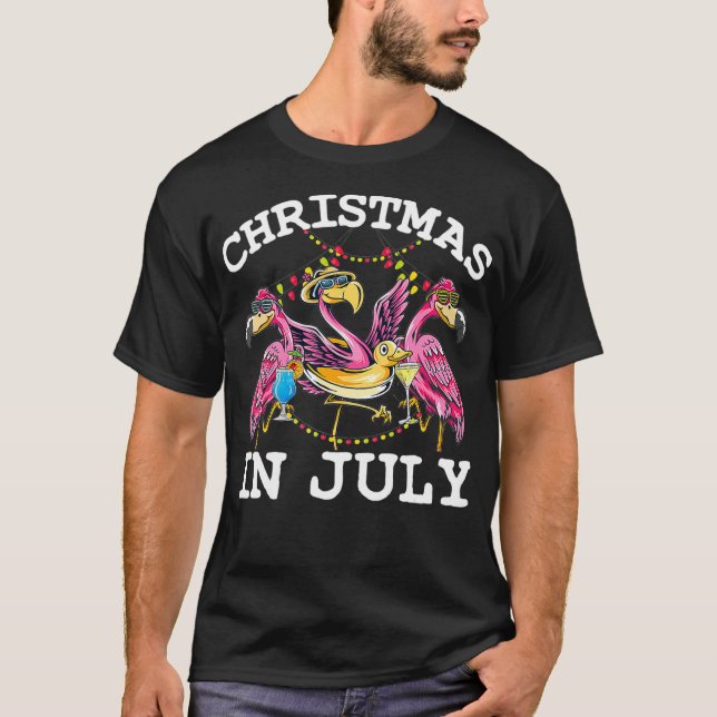 Jul i juli Lusnyj Rosa Flamingos Drinking Su T Shirt (Framsida)
