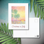 Jul i juli Tropical Beach Helg Vykort<br><div class="desc">Jul i juli hälsningskort med manustypografi och tropisk stranddesign med handflatan träd vid solnedgången. Med röd anpassade kan du lägga till egen information. Ett festligt sätt att skicka sommaren helgdag önskemål till nära och kära.</div>