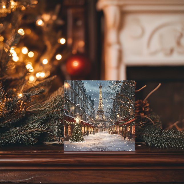 Jul i Paris: Upplyst Eiffel Torn Lane Julkort (Skapare uppladdad)