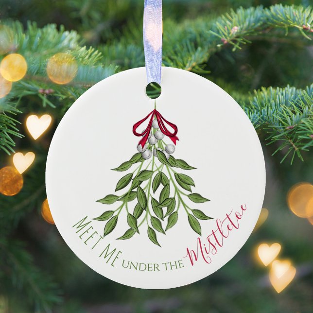Jul Ledig Merry Mistel Cuteness Whimsy Julgransprydnad Keramik (Merry Christmas mistletoe cute whimsical typography ornament.)