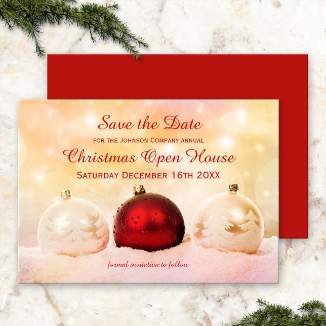 Jul - öppna hus Spara datumkortet Datumet (Save the Date Christmas invitation, showing festive Christmas baubles in snow with sparkling lights)