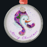 Jul Ornament Snögubbe i Lila Beanie Hat<br><div class="desc">Juldekorationer med Lycklig Snögubbe I Lila Rosa Beanie Winter Hat Roligt Julmålning - Välj / lägg till din unika text / Namn / Färg - Gör din Speciella julprydnadsgåva - Ändra storlek och flytta eller ta bort/lägg till inslag - bild / text med anpassning verktyg. Målning och design efter MIGNED....</div>